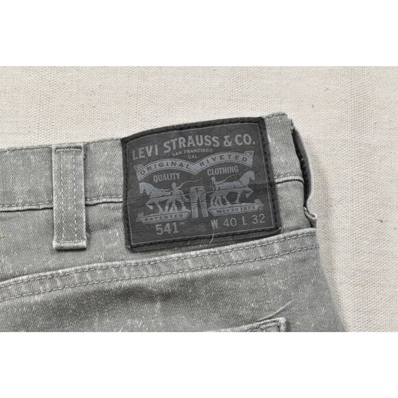 Levi's Mens Jeans 541 Athletic Fit Size 40x32 Gray Light Wash Cotton Blend - Picture 6 of 8